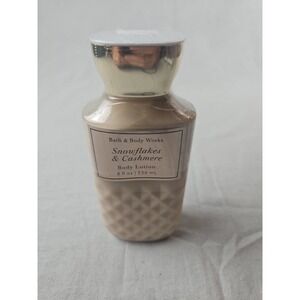 Bath & Body Works snowflakes and‎ cashmere lotion 8oz Retired